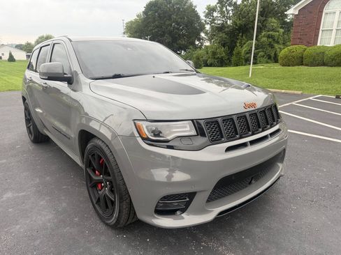 Used 2019 Jeep Grand Cherokee SRT AWD/4WD image 9