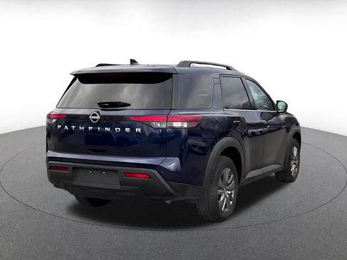 Used 2025 Nissan Pathfinder SV image 15