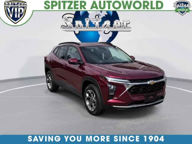 Used 2025 Chevrolet Trax LT FWD image 3