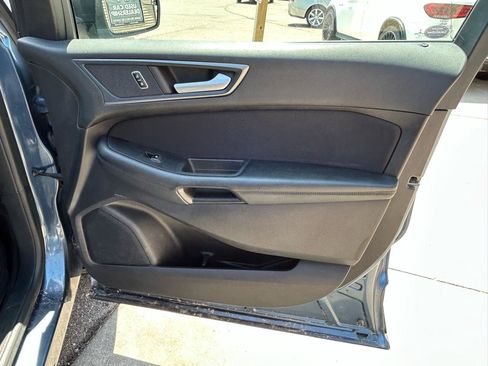 Used 2018 Ford Edge SE FWD image 16