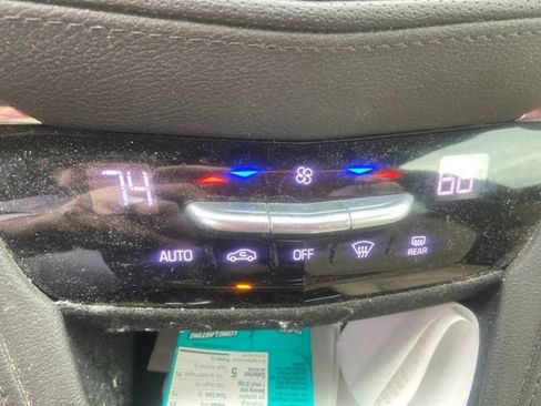 Used 2019 Cadillac XT5 FWD image 8