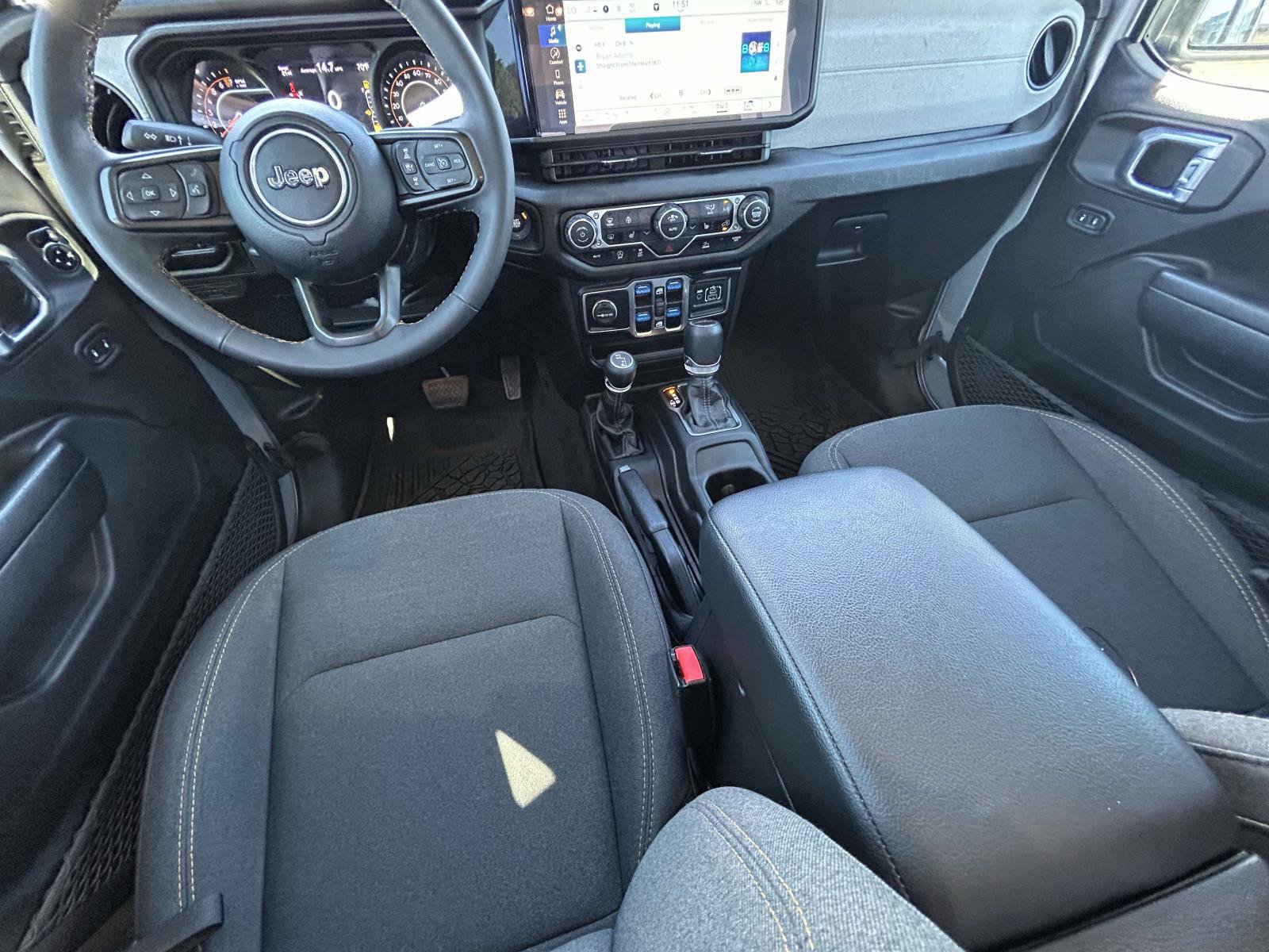 Used 2024 Jeep Gladiator Sport AWD/4WD image 15