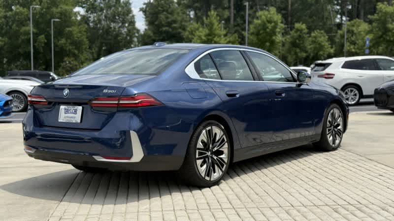 Used 2025 BMW 530i RWD image 5