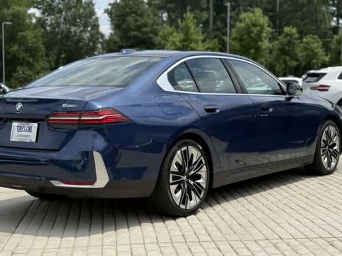 Certified 2025 BMW 530i RWD image 5
