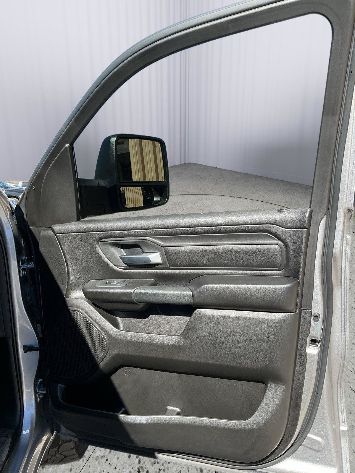Used 2025 RAM 1500 Warlock AWD/4WD image 24