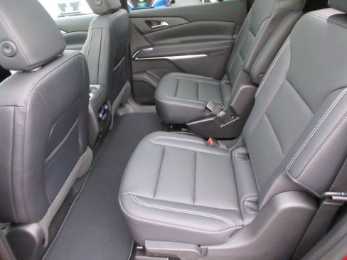 New 2026 Chevrolet Traverse LT w/ Sun and Wheel Package image 13