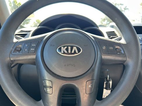 Used 2013 Kia Soul image 20