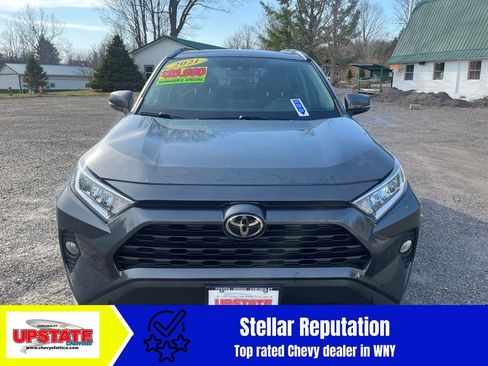Used 2021 Toyota RAV4 XLE w/ Convenience Package image 3