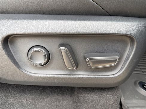 Certified 2025 Toyota 4Runner TRD Off-Road Premium image 33