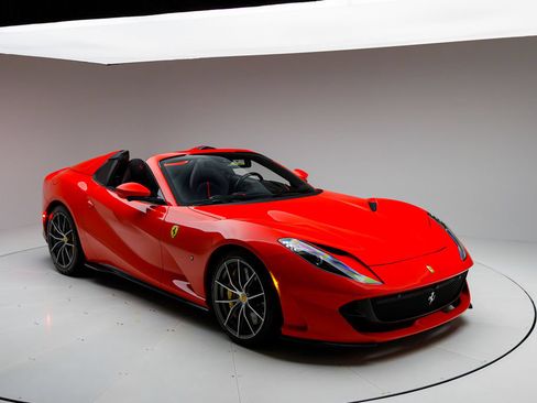 Used 2023 Ferrari 812 GTS RWD image 1