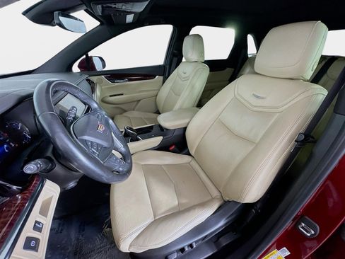Used 2019 Cadillac XT5 Luxury image 12