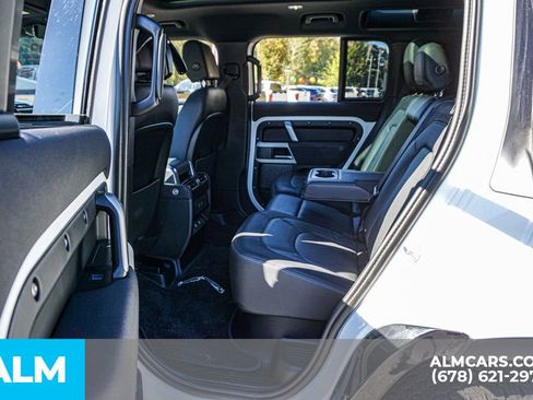 Used 2023 Land Rover Defender 110 X-Dynamic SE image 21