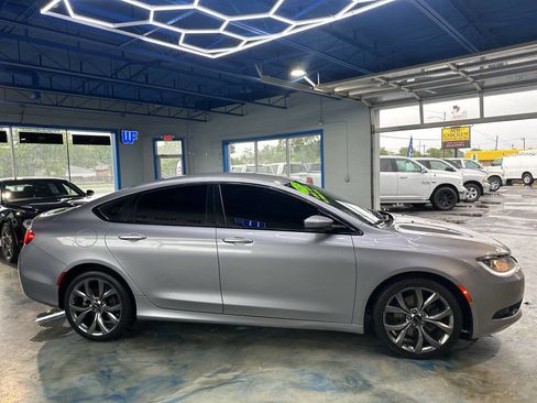 Used 2015 Chrysler 200 S image 10
