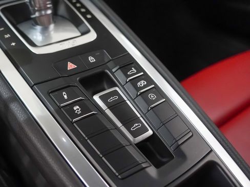 Certified 2025 Porsche 718 Boxster image 32