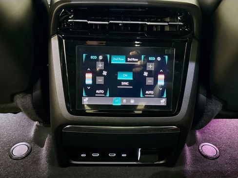 New 2025 Cadillac Escalade IQ Luxury 1 w/ Smart Trailering package image 14