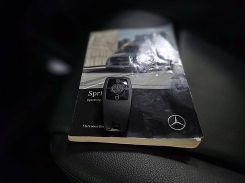 Used 2019 Mercedes-Benz Sprinter 2500 image 32