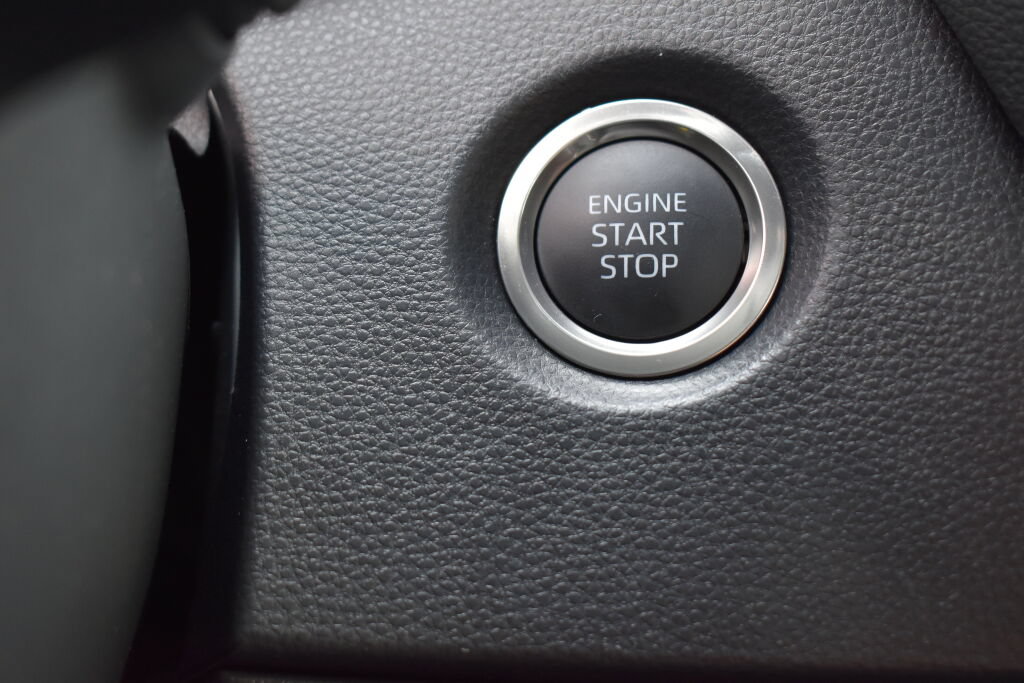 Used 2026 Toyota Corolla SE FWD image 15