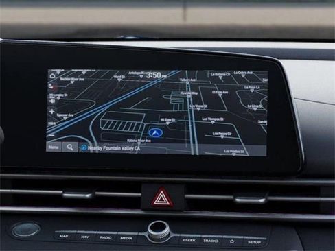 Used 2025 Hyundai Elantra SEL image 15