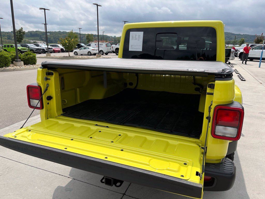 Used 2023 Jeep Gladiator Rubicon w/ Trailer Tow Package AWD/4WD image 20