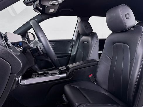 Certified 2022 Mercedes-Benz GLB 250 image 17