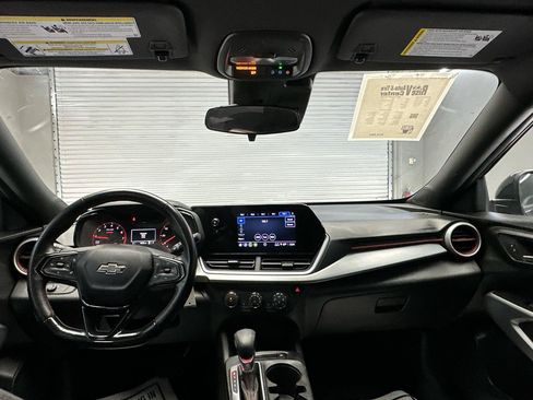 Used 2024 Chevrolet Trax RS FWD image 16