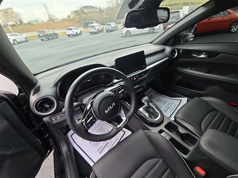 Used 2024 Kia Forte GT-Line w/ GT-Line Premium Package image 13