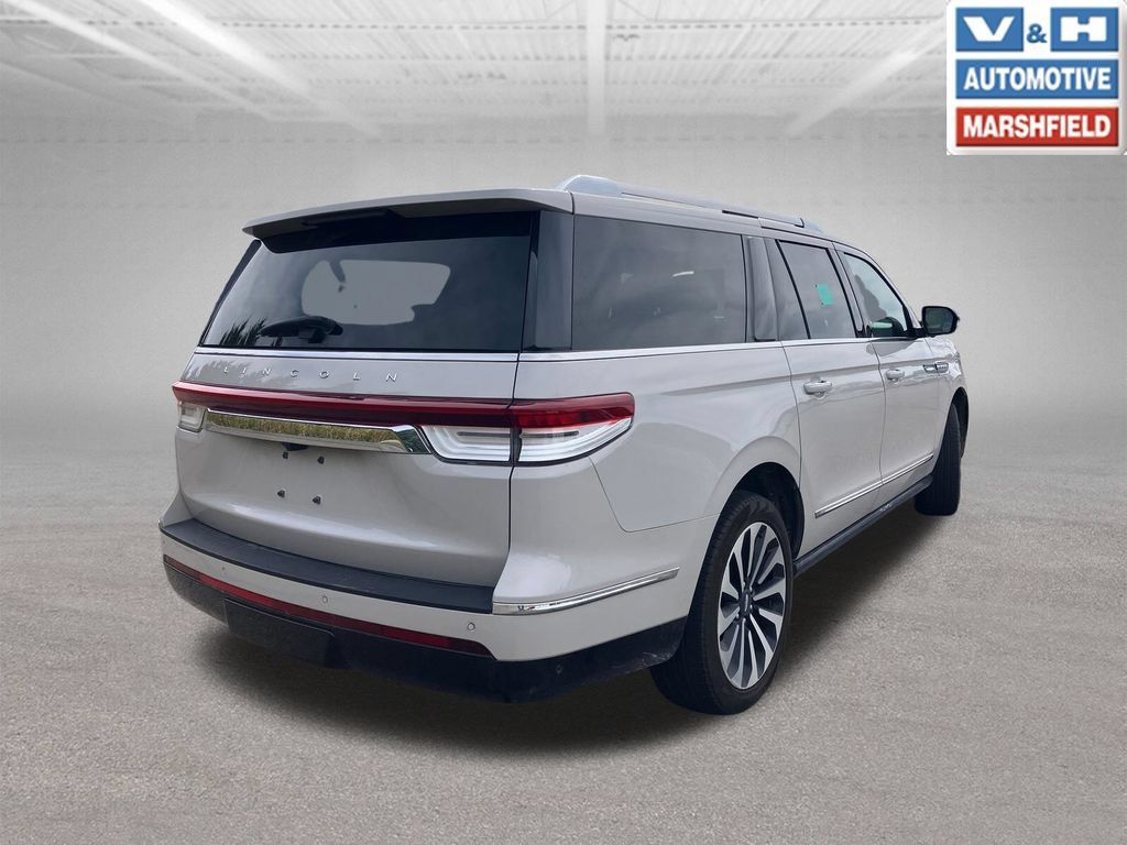 Used 2024 Lincoln Navigator L Reserve w/ Equipment Group 201A AWD/4WD image 6