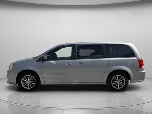 Used 2016 Dodge Grand Caravan SE FWD image 5