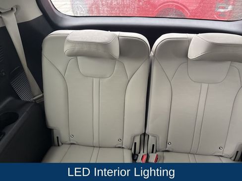 Used 2024 Kia Sorento S w/ Panoramic Sunroof Package image 16