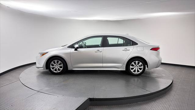 Used 2025 Toyota Corolla LE FWD image 3