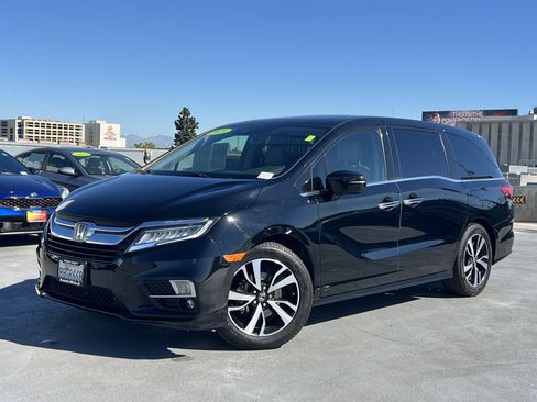 Used 2018 Honda Odyssey Elite image 2