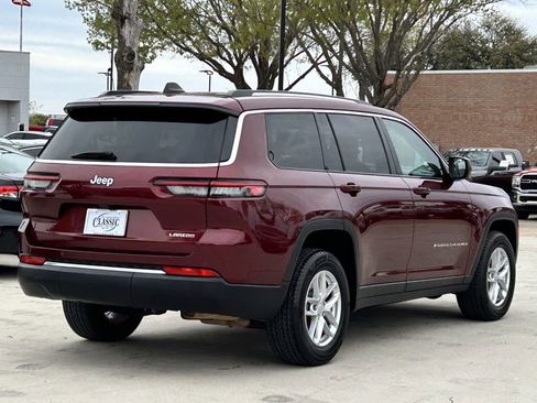 Used 2023 Jeep Grand Cherokee L Laredo image 4