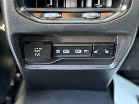 Used 2026 Jeep Grand Cherokee Limited AWD/4WD image 8