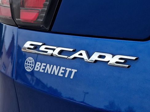 Used 2017 Ford Escape Titanium w/ Equipment Group 301A AWD/4WD image 29