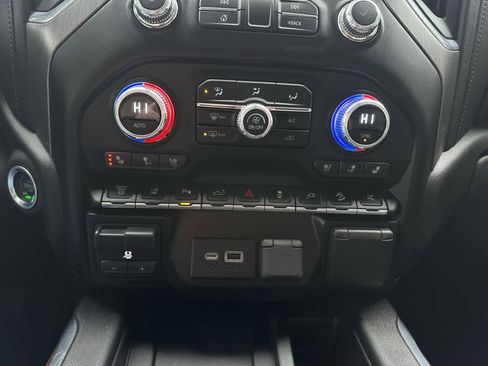 Used 2023 GMC Sierra 2500 Denali w/ Denali Ultimate Package image 20