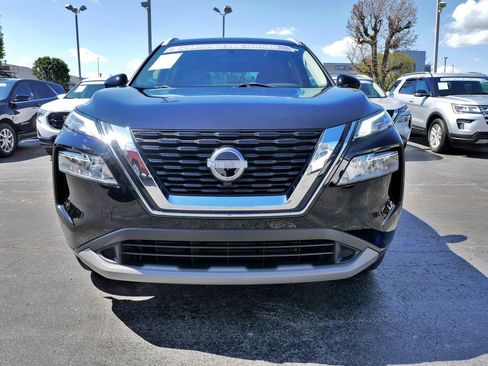 Used 2023 Nissan Rogue SV w/ SV Premium B Package image 2