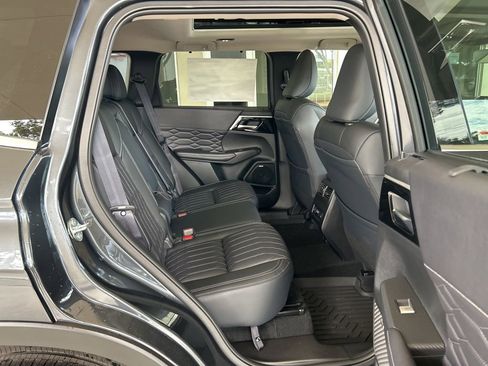 New 2026 Mitsubishi Outlander SEL image 26