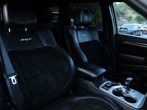 Used 2014 Jeep Grand Cherokee SRT8 w/ Luxury Group II AWD/4WD image 23