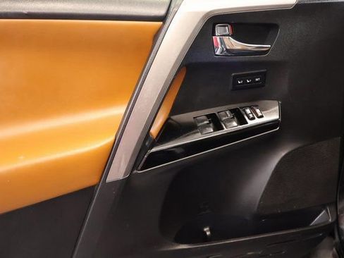 Used 2017 Toyota RAV4 Limited image 10