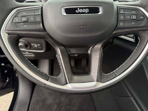 New 2026 Jeep Grand Cherokee Altitude image 23