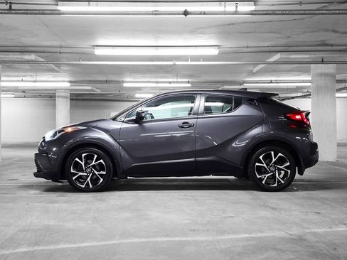 Used 2018 Toyota C-HR XLE image 13