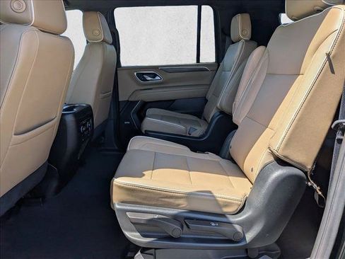 Used 2023 Chevrolet Suburban Premier AWD/4WD image 27