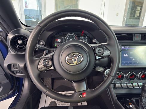 Used 2024 Toyota GR86 Premium image 23