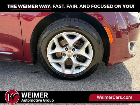 Used 2020 Chrysler Pacifica Limited FWD image 14