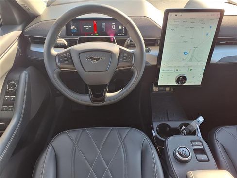 Used 2023 Ford Mustang Mach-E Select image 5