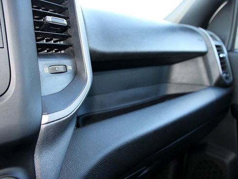 Used 2024 RAM 2500 Tradesman w/ Chrome Appearance Group image 23