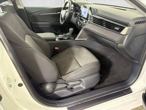 Used 2025 Toyota Camry LE FWD image 13