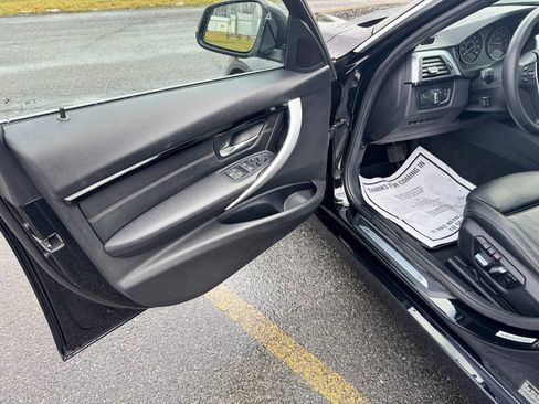 Used 2017 BMW 330i xDrive Wagon image 9