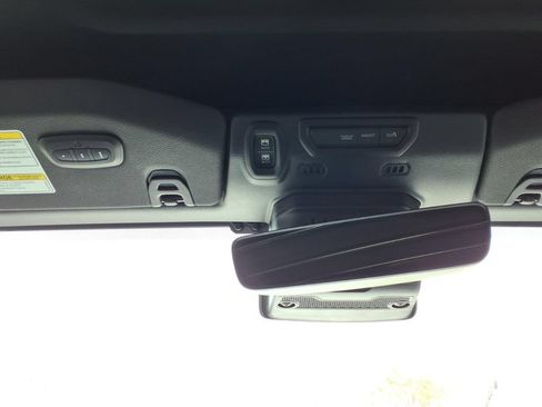 Used 2021 Jeep Wrangler Unlimited Sahara AWD/4WD image 22