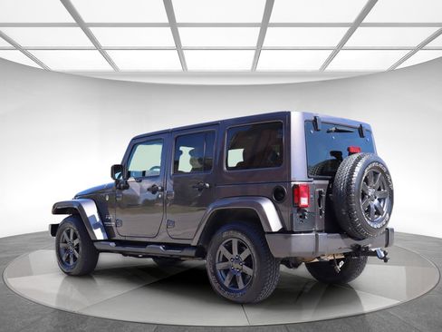 Used 2017 Jeep Wrangler Unlimited Sahara w/ Dual Top Group AWD/4WD image 6